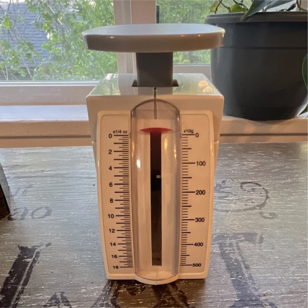 White Mechanical Kitchen Scale Square Plastic Manual with Bowl